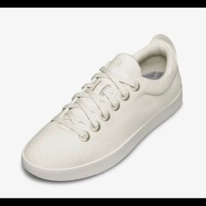 White Allbirds wool pipers size 9
